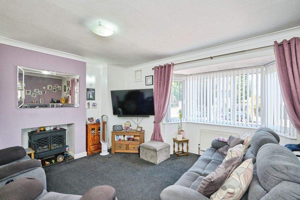 Property photo 2 of 25