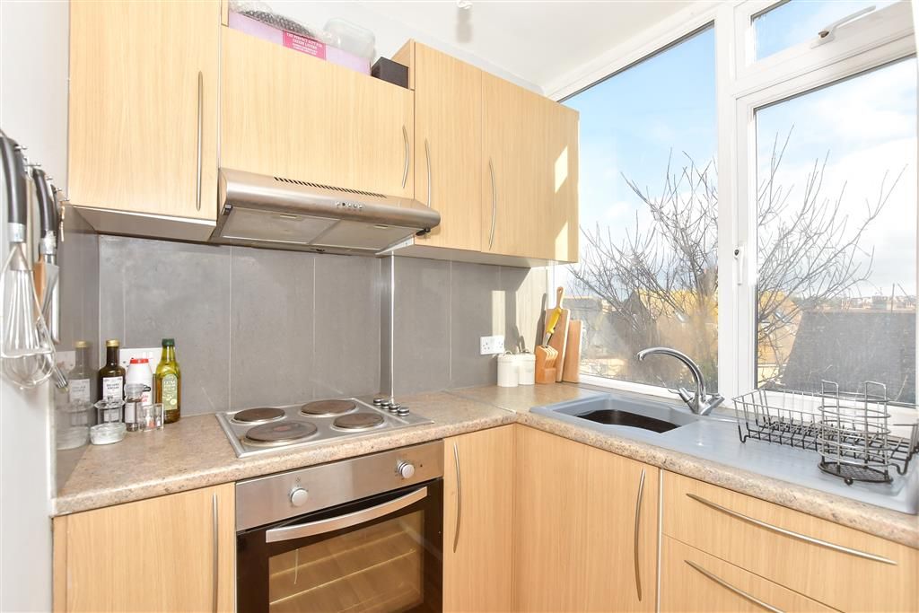 Property photo 1 of 7 Lounge/ Kitchen/Diner