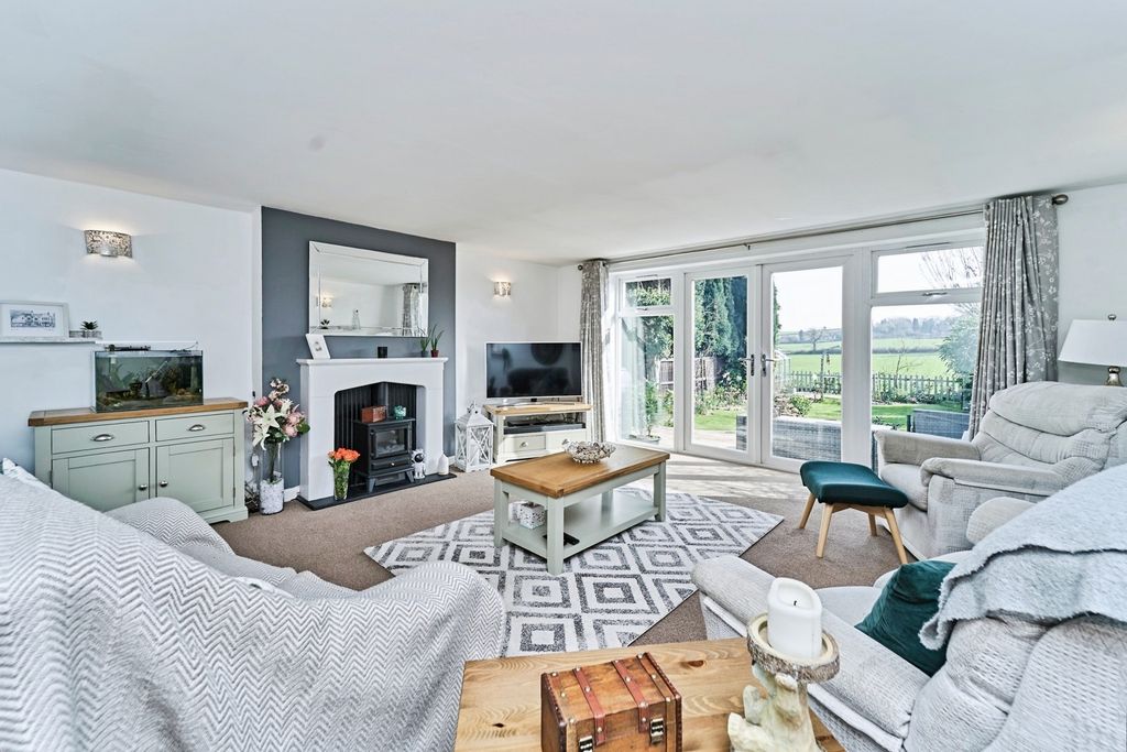 Property photo 3 of 24 Pbox-Img.Jpg