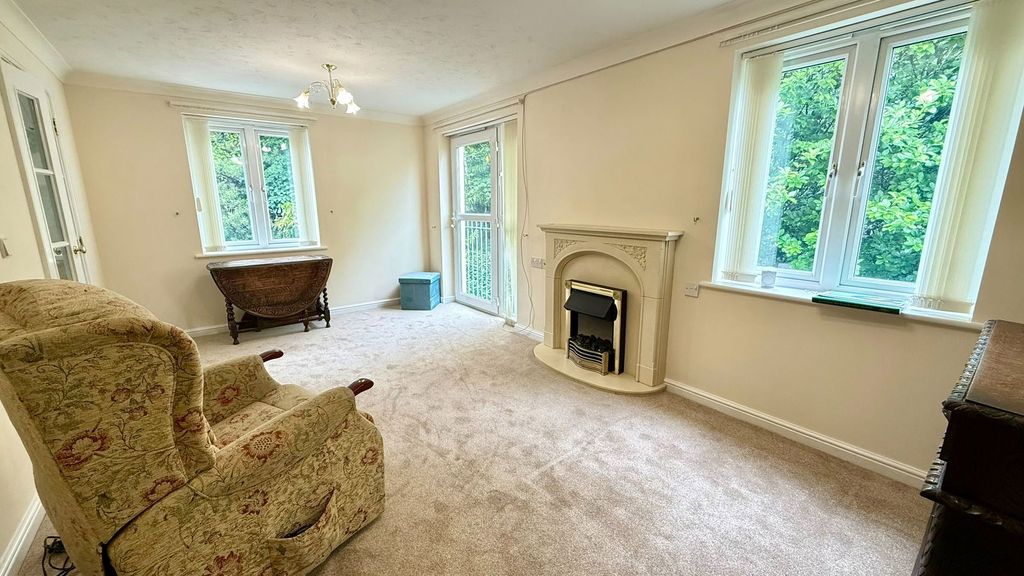 Property photo 2 of 8