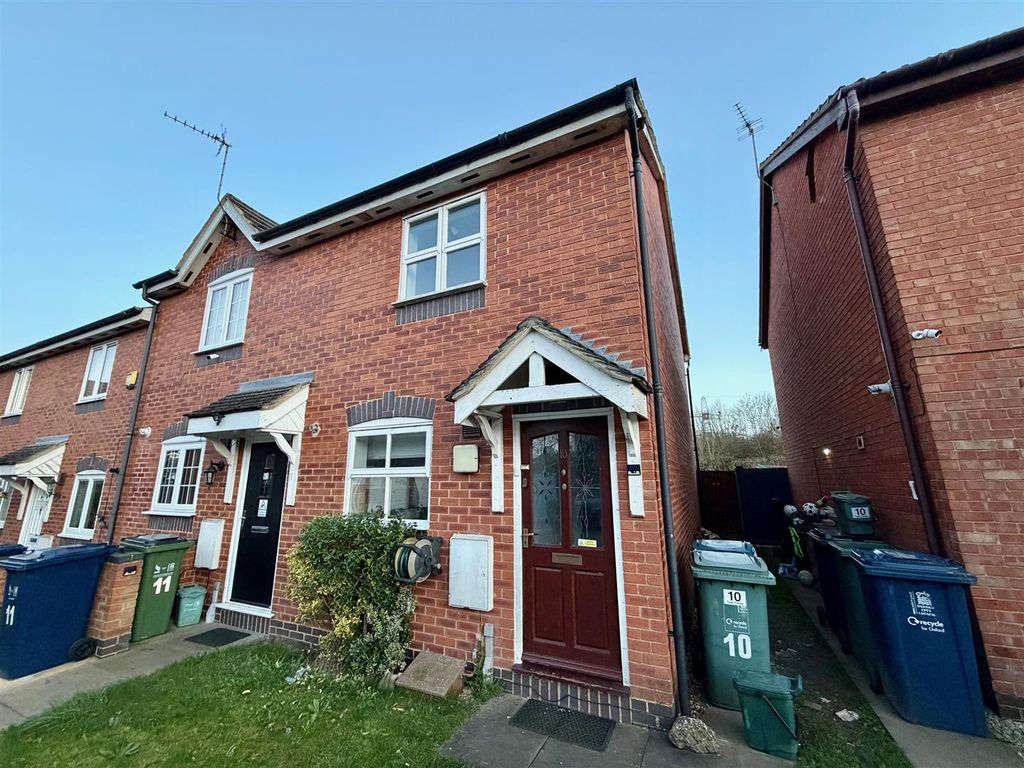 Property photo 1 of 10 Teal Close Exterior.Jpg