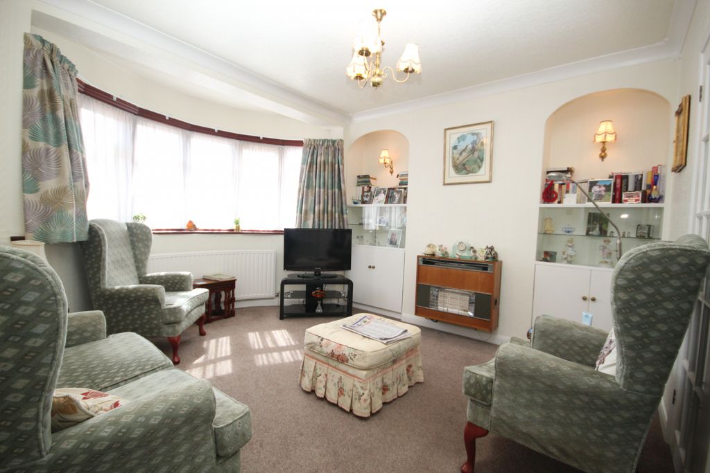 Property photo 3 of 12 Gallery