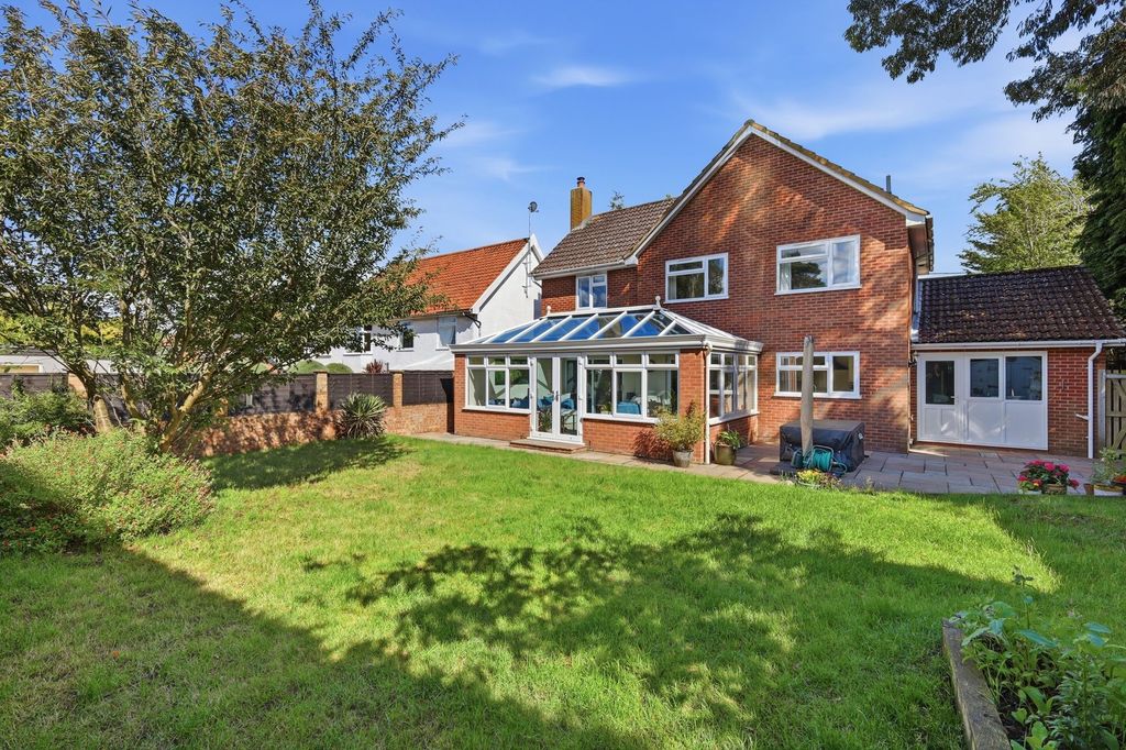 Property photo 2 of 31