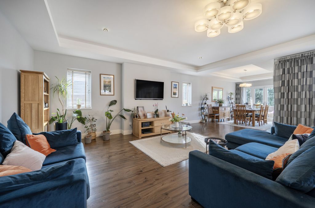 Property photo 3 of 19 1466008-18-6A19d6...
