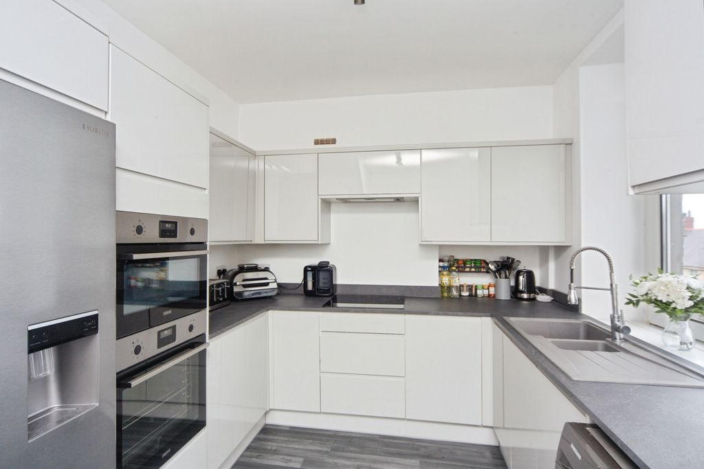 Property photo 2 of 20 Pbox-Img.Jpg