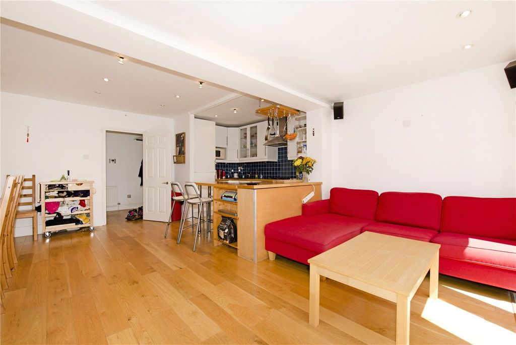Property photo 3 of 10