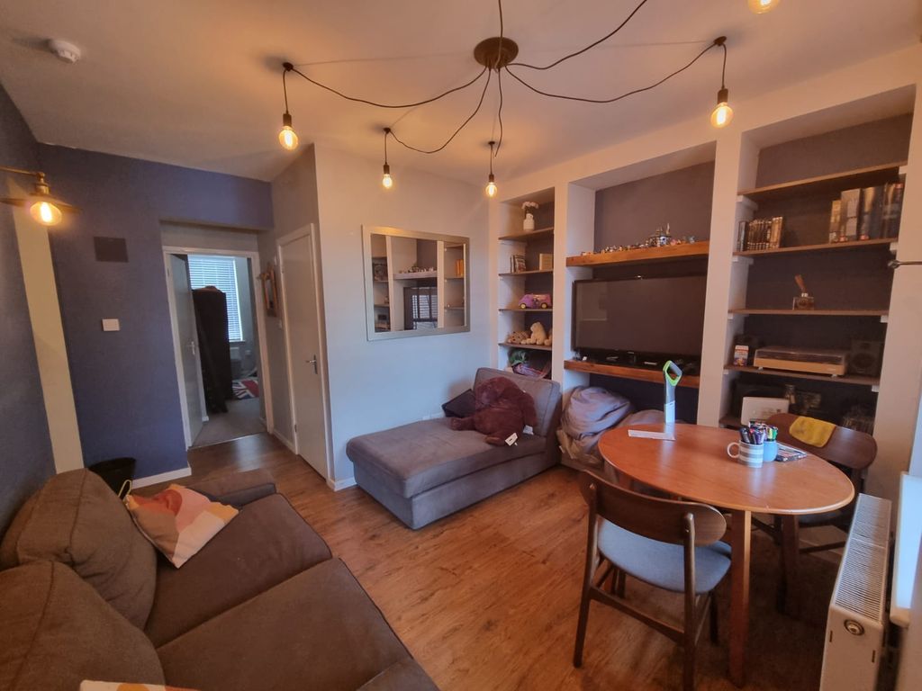 Property photo 3 of 11 Gallery