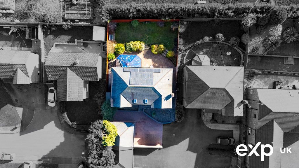 Property photo 2 of 36