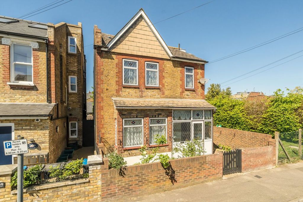 Property photo 1 of 9