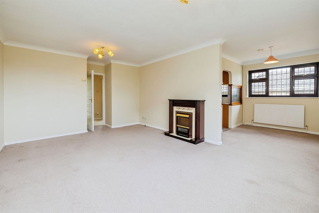 Property photo 3 of 16