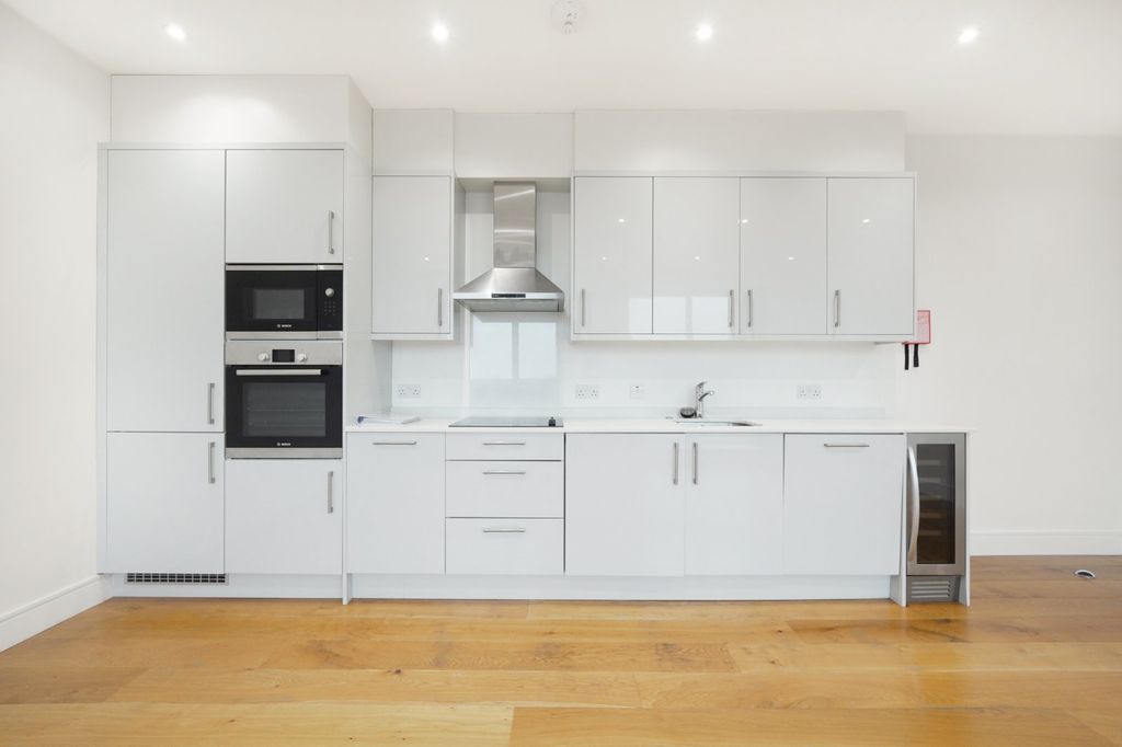 Property photo 2 of 17 Picture No. 09