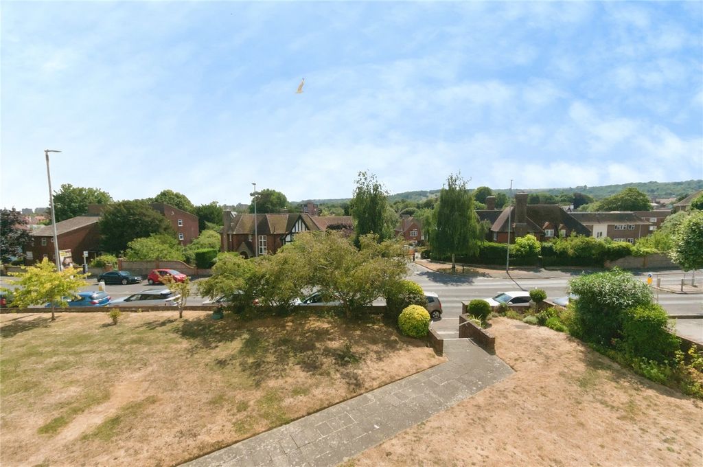 Property photo 2 of 14 Picture No. 15