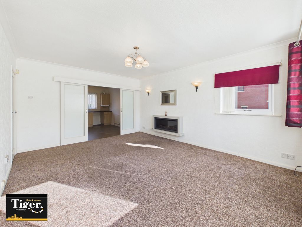 Property photo 3 of 14 Cam03440G0-Pr0563-Still006