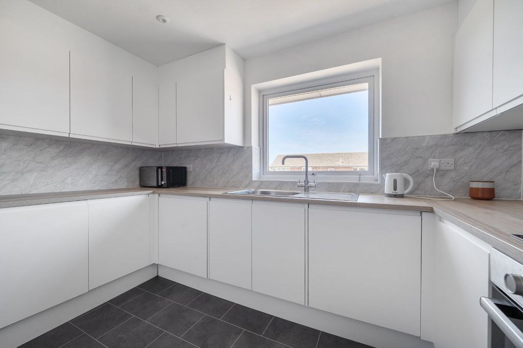 Property photo 2 of 17 Kitchen
