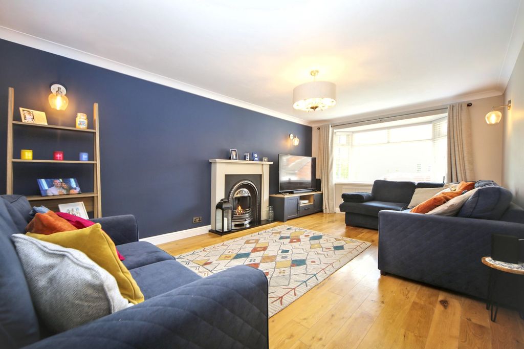 Property photo 2 of 25