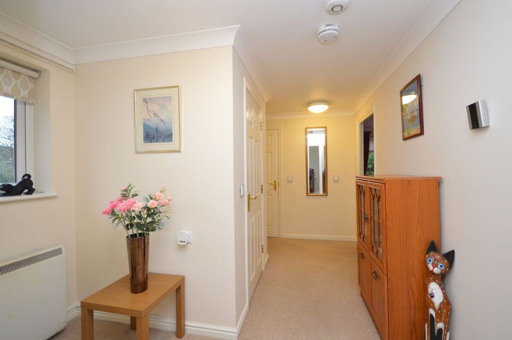 Property photo 2 of 21