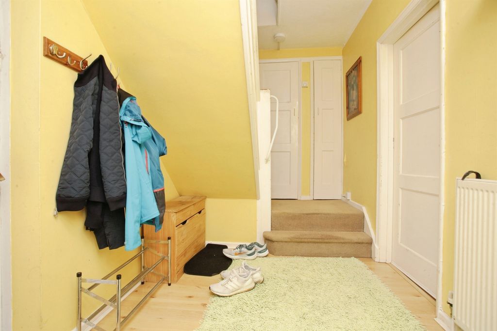 Property photo 2 of 22