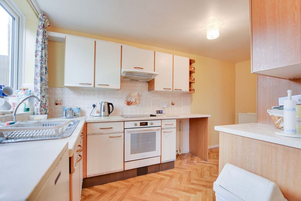 Property photo 3 of 13