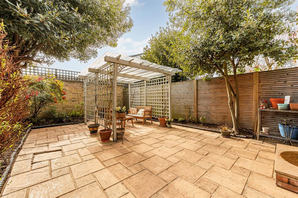 Property photo 3 of 19