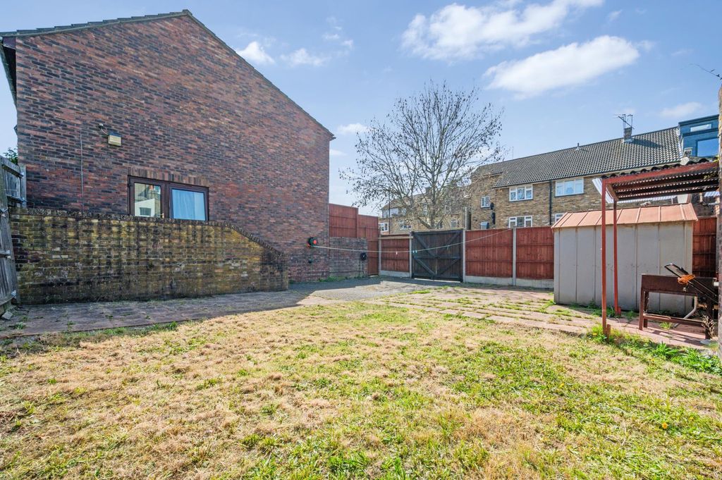 Property photo 2 of 11