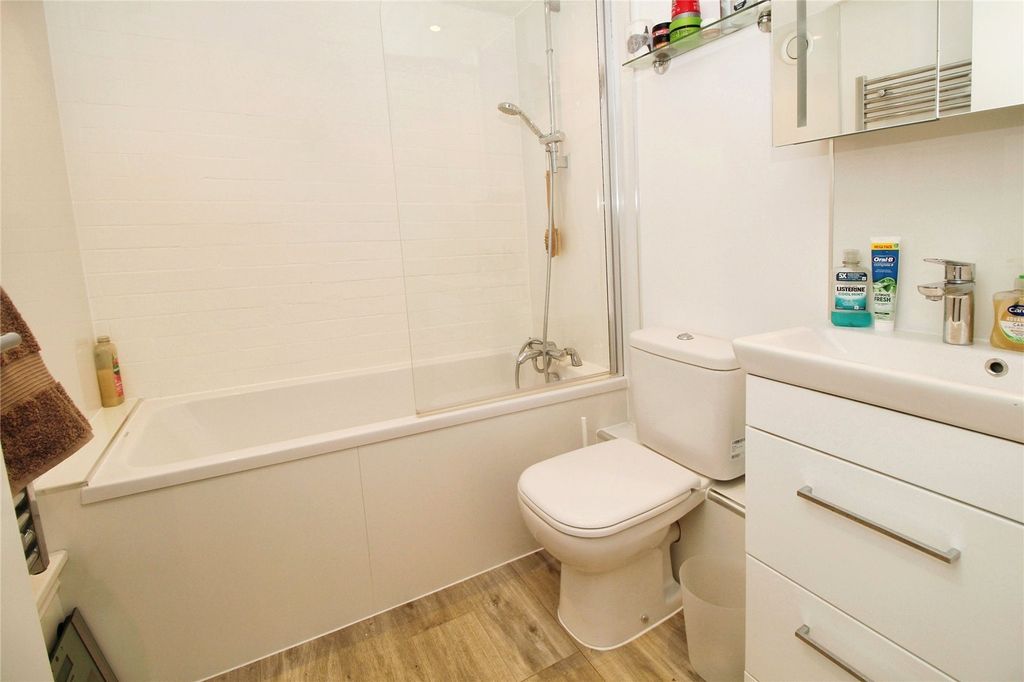 Additional image 10 of 2 bed flat for saleGeneva Place, Bideford, Devon EX39