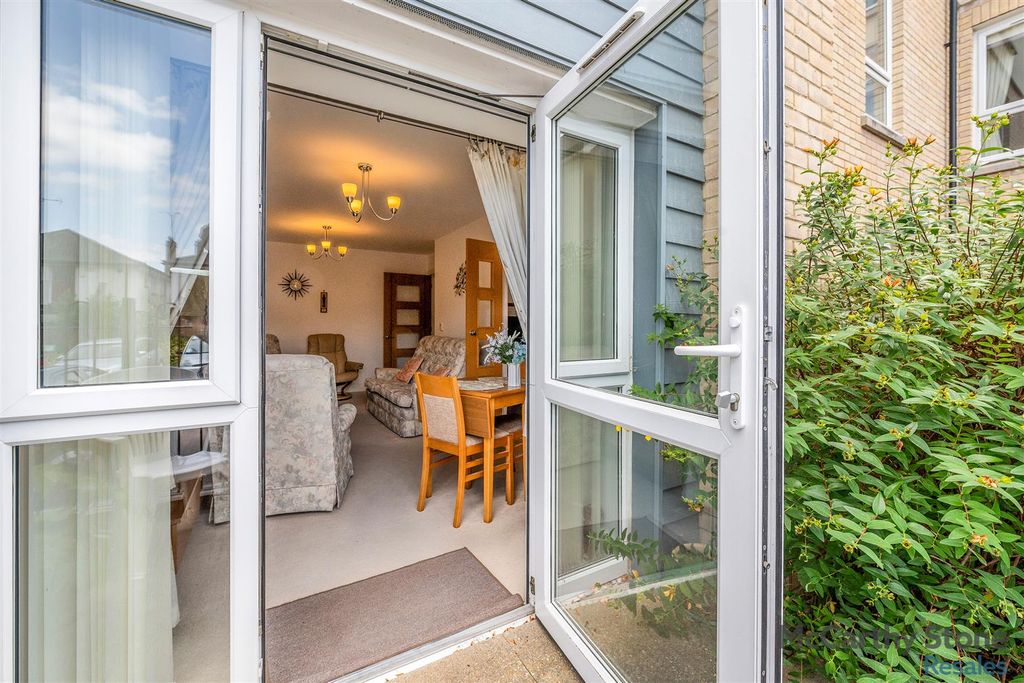 Property photo 2 of 9 9Baileycourtnewwrittlestreetchelmsfordcm20Fs-14.Jp