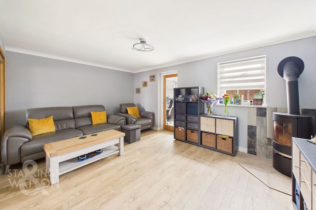 Property photo 2 of 26