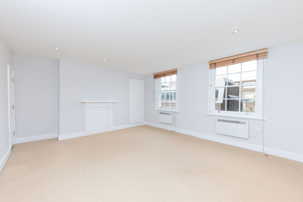 Property photo 2 of 5 4R3A2712