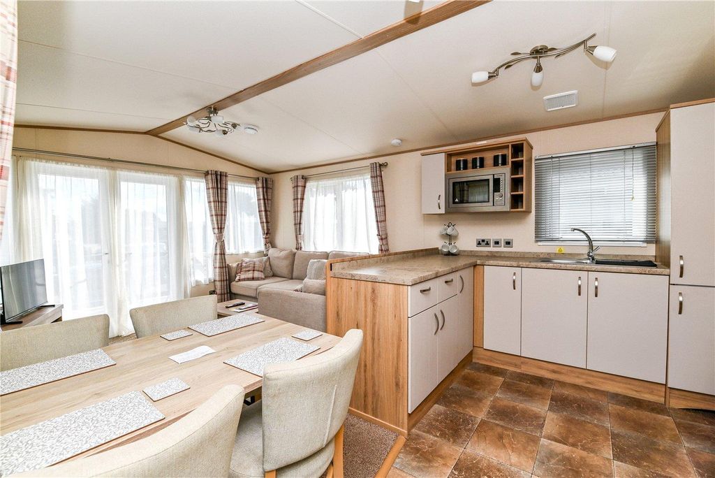 Property photo 2 of 15 Picture No. 03