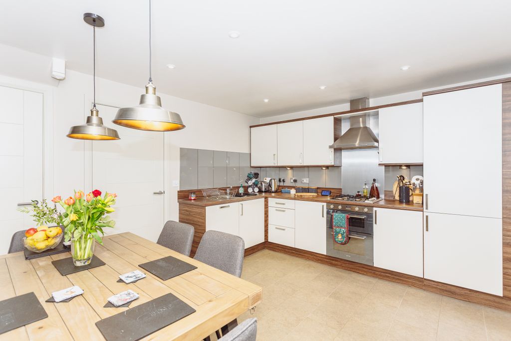 Property photo 3 of 44 Kitchen/Diner