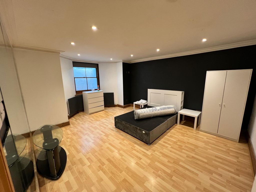Property photo 2 of 3