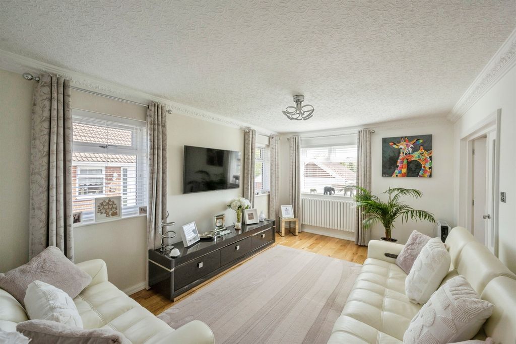 Property photo 2 of 25