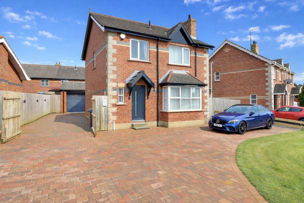 Property photo 1 of 23 Entrance