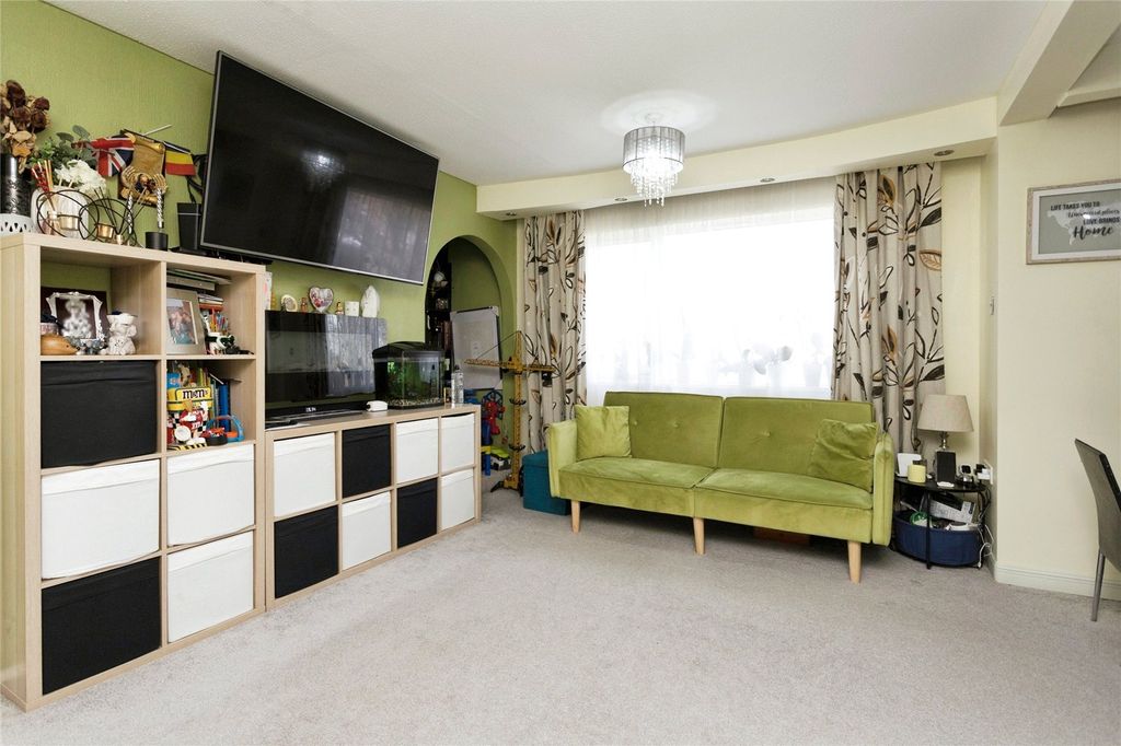 Property photo 3 of 17 Picture No. 12