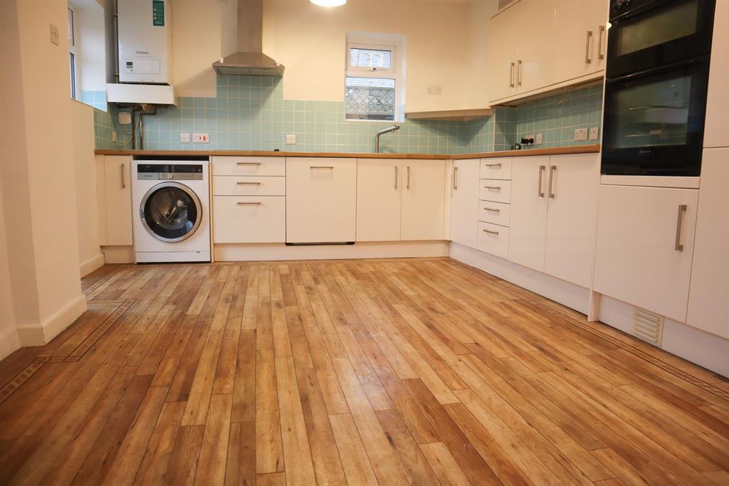 Property photo 2 of 10 Kitchen/Diner