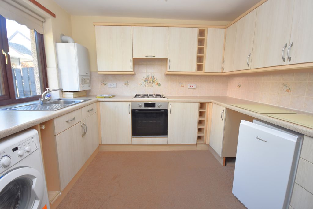 Property photo 3 of 12