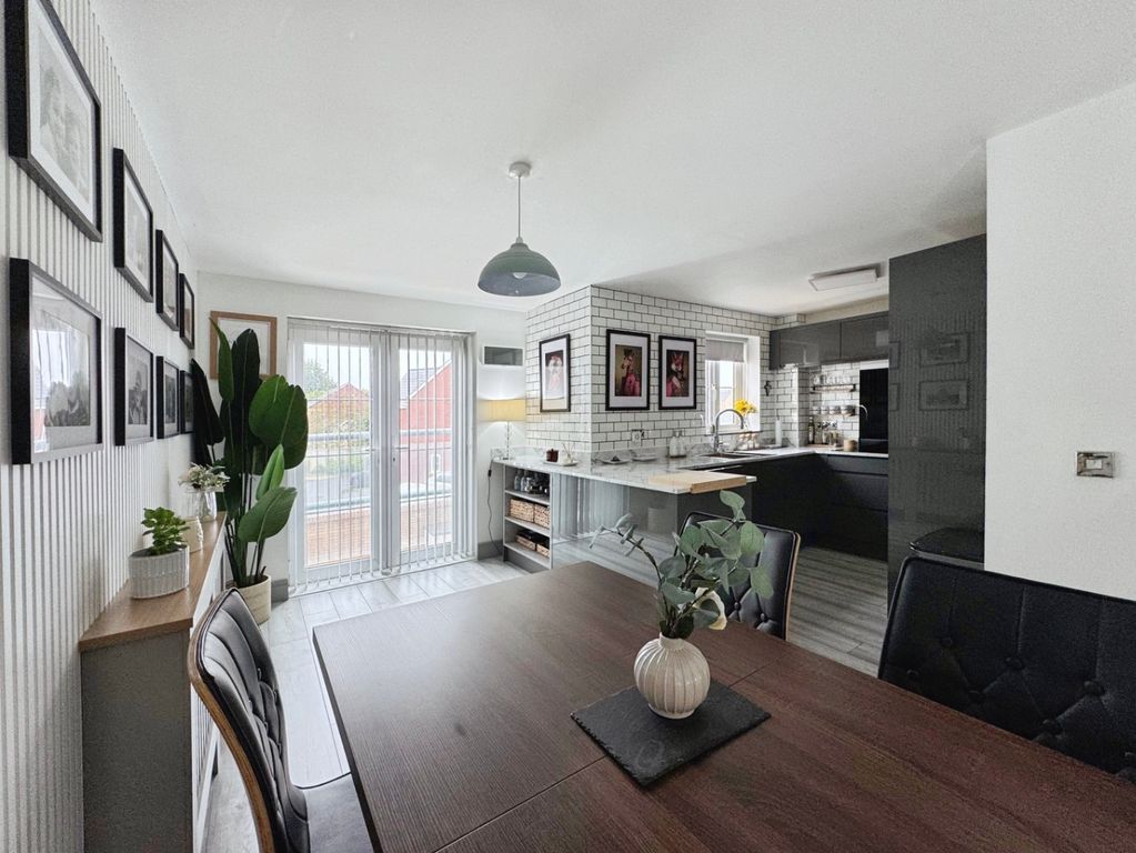 Property photo 2 of 41 5221273