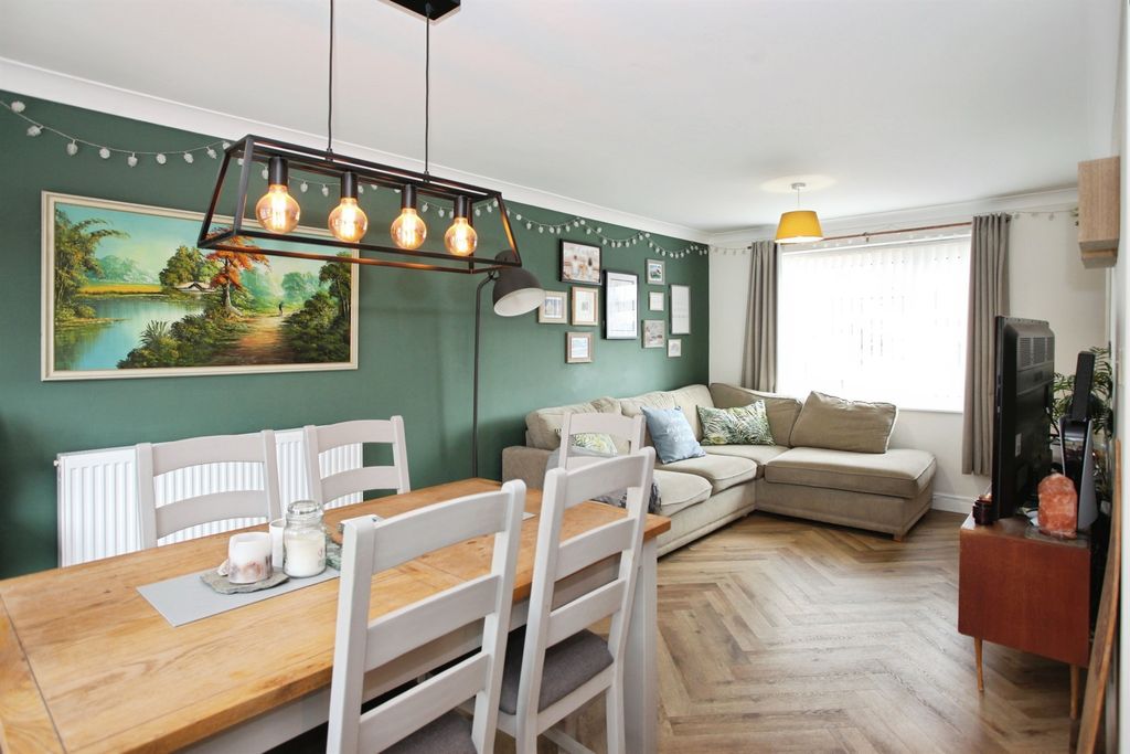 Property photo 3 of 20