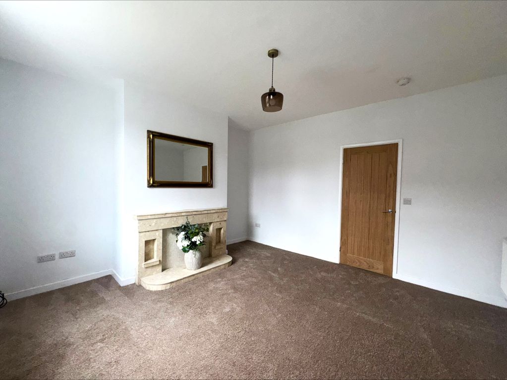 Property photo 2 of 21 Living Room