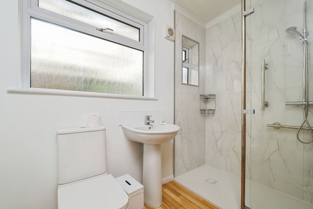 Property photo 3 of 13 Shower Room