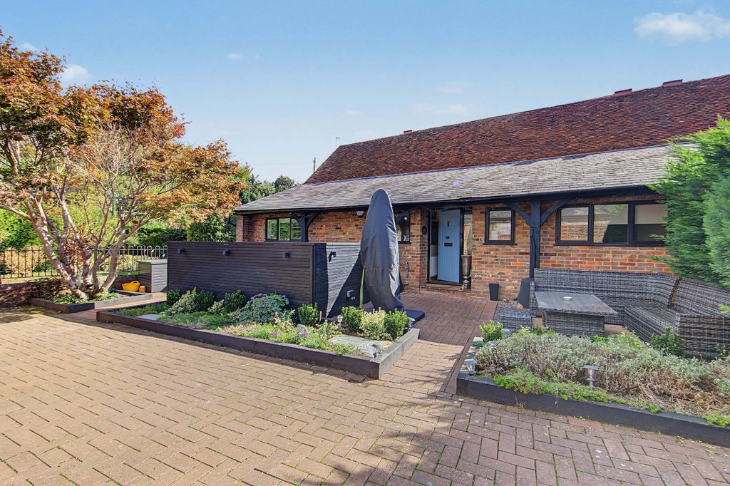 Property photo 2 of 16 5380941