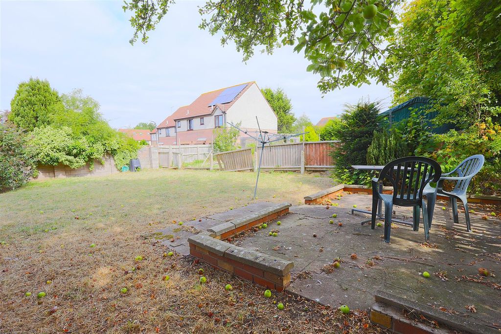 Property photo 2 of 16