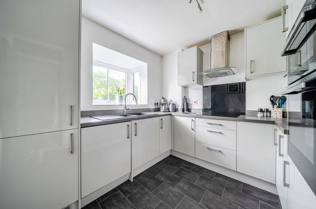 Property photo 3 of 22 1450503-8-69F4c9F...