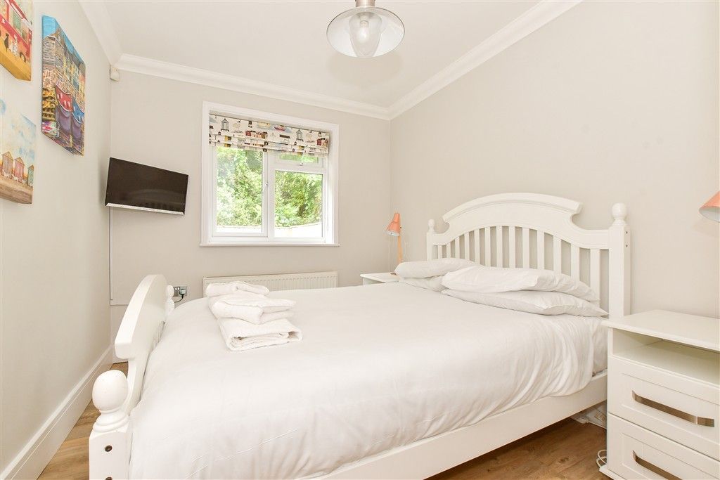 Property photo 2 of 10 Bedroom 1