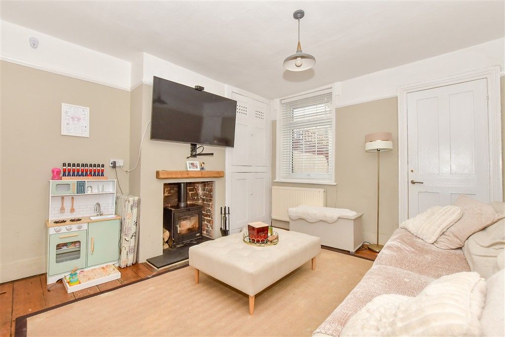 Property photo 2 of 8 Lounge