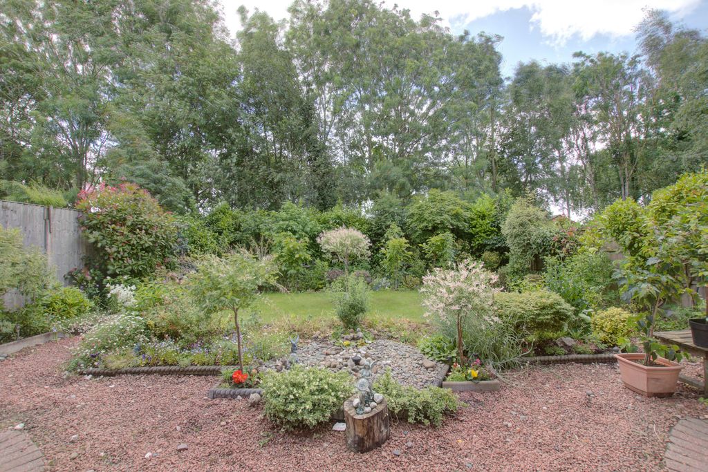 Property photo 2 of 18 2