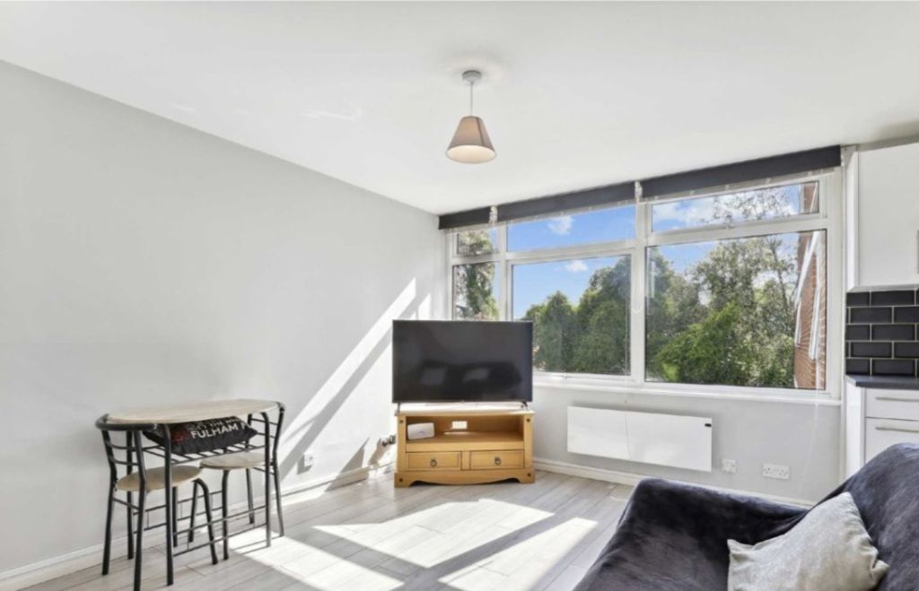 Property photo 2 of 6