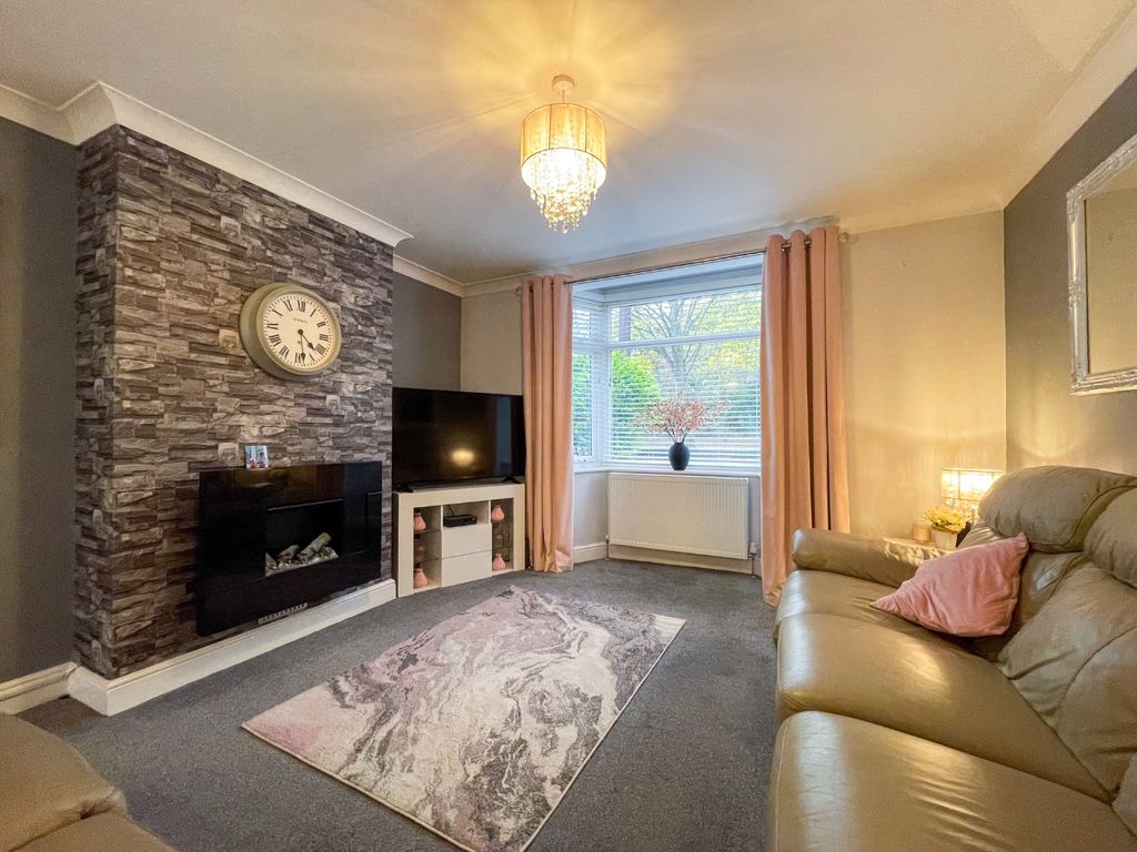 Property photo 2 of 18 4584214