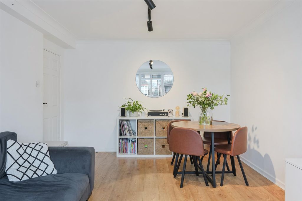 Property photo 3 of 12 Amy Court (11).Jpg