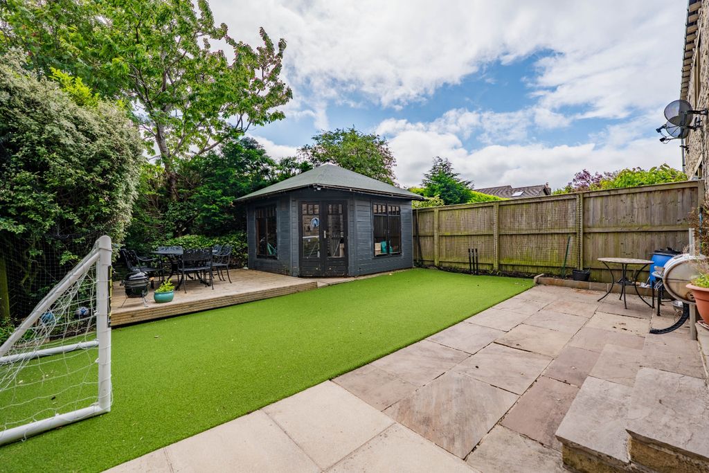 Property photo 2 of 33 5181194
